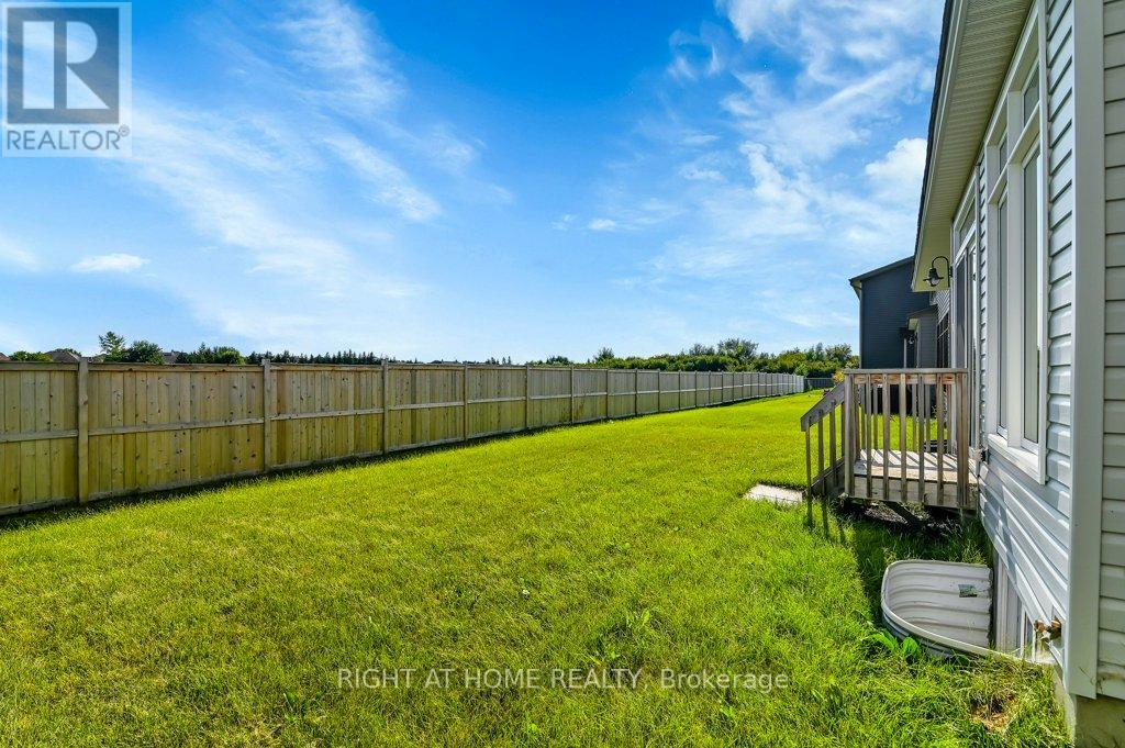 844 Snowdrop Crescent, Ottawa, Ontario  K1T 0X7 - Photo 30 - X12051947