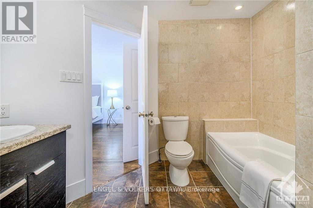 109 Montauk, Ottawa, Ontario  K2C 2B4 - Photo 14 - X12075242