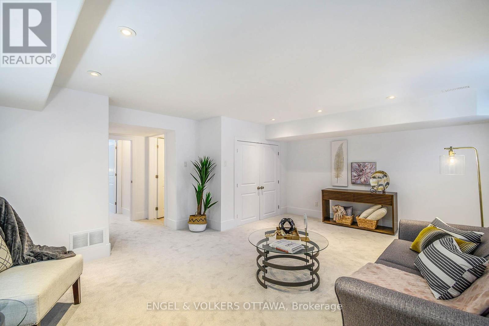 109 Montauk, Ottawa, Ontario  K2C 2B4 - Photo 19 - X12075242