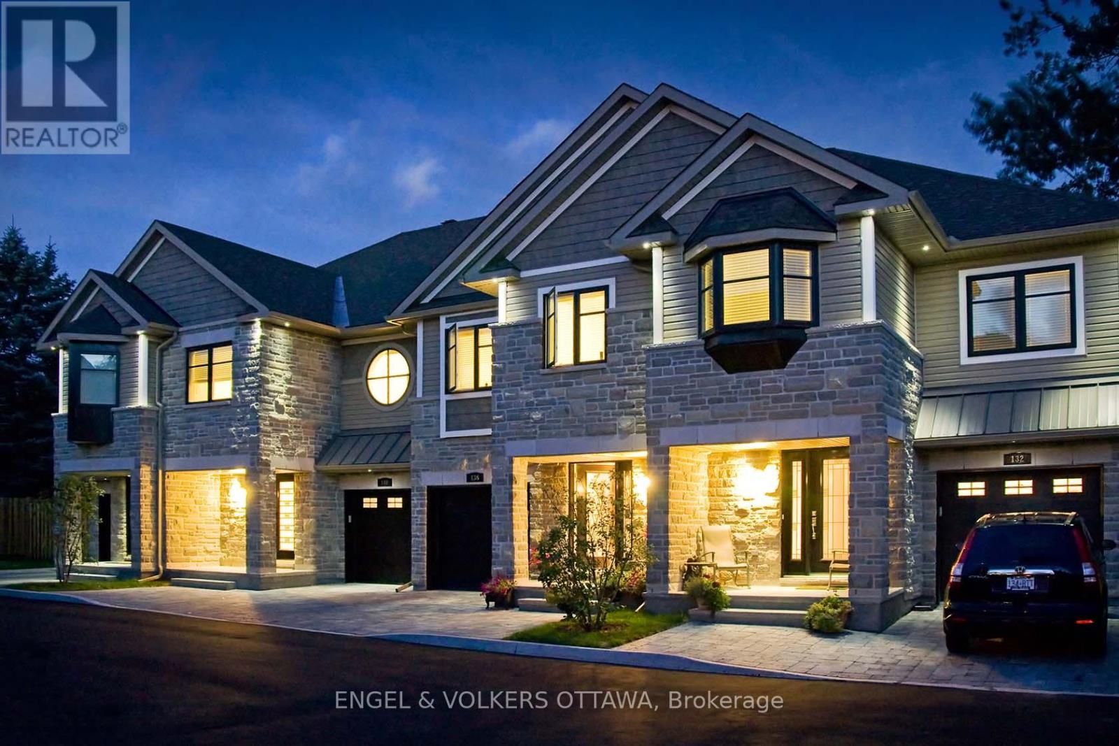 109 Montauk, Ottawa, Ontario  K2C 2B4 - Photo 4 - X12075242