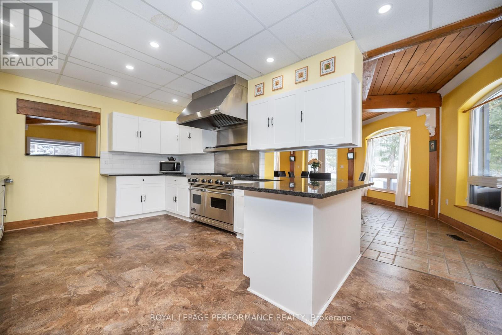 1371 Victoria Street, Petawawa, Ontario  K8H 2E9 - Photo 24 - X12089849