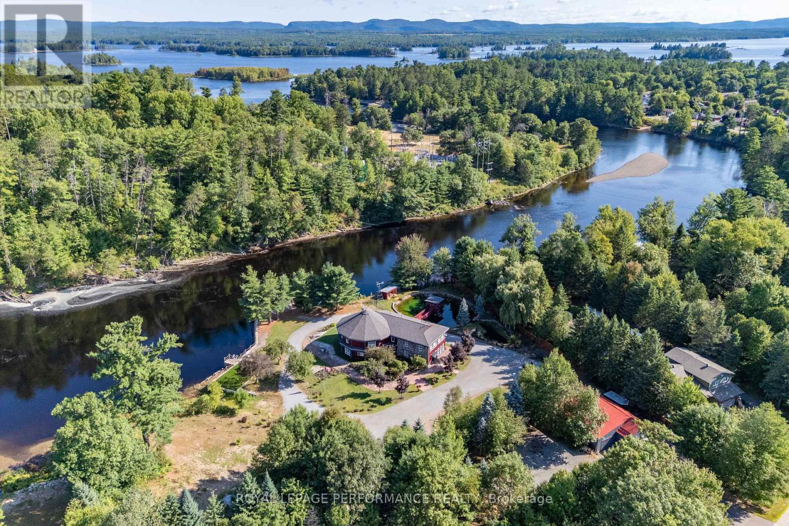1371 Victoria Street, Petawawa, Ontario  K8H 2E9 - Photo 6 - X12089849