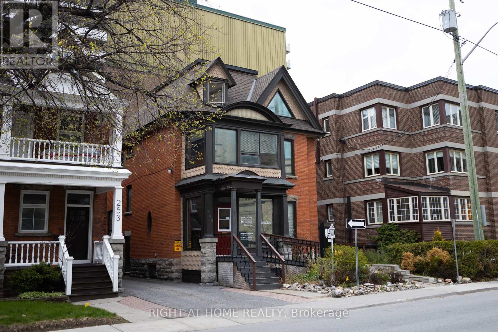 249 Mcleod Street, Ottawa, Ontario  K2P 1A1 - Photo 1 - X12142104