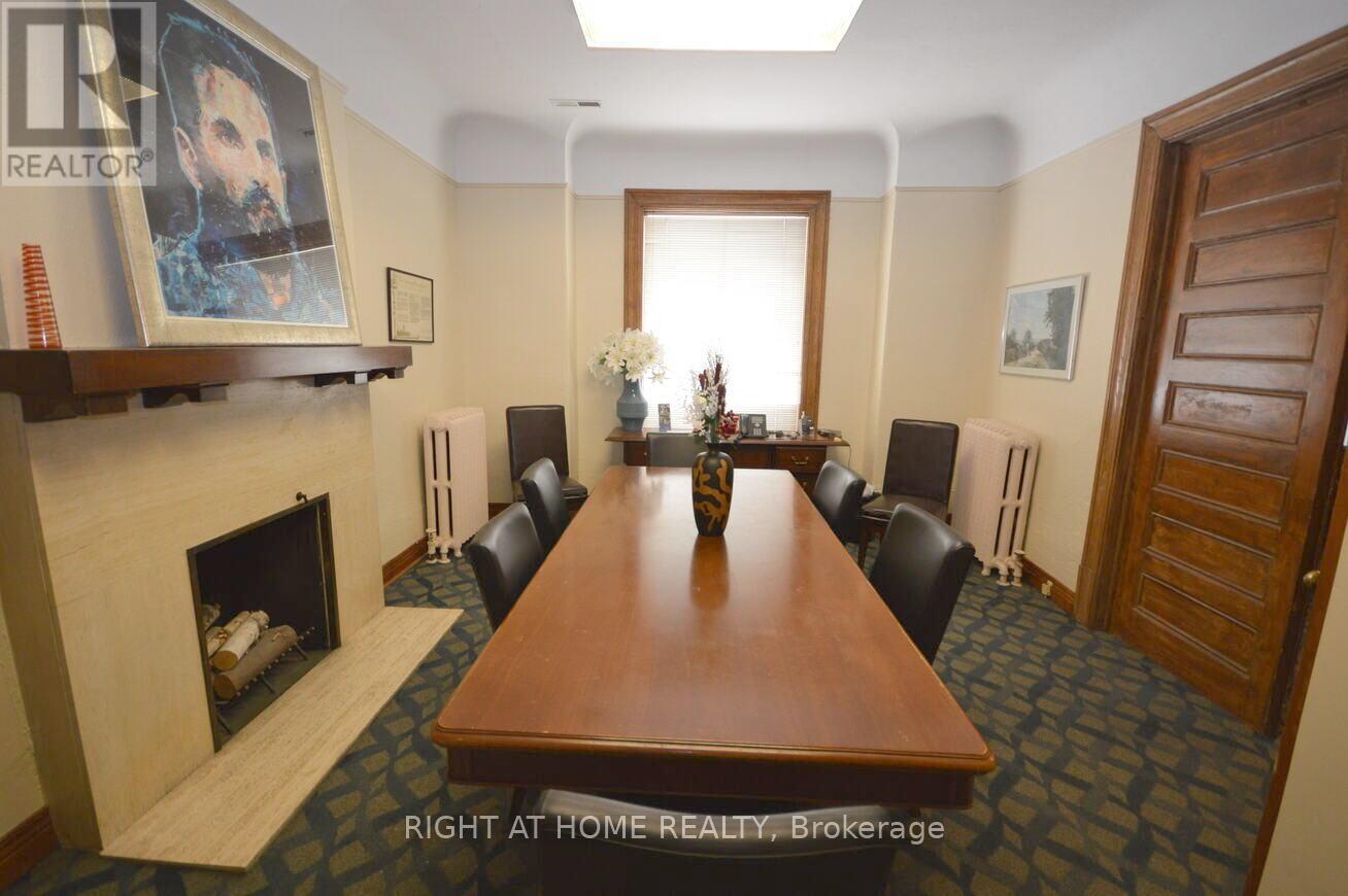 249 Mcleod Street, Ottawa, Ontario  K2P 1A1 - Photo 3 - X12142104
