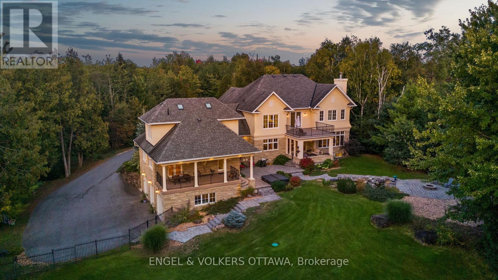 1408 Blackhorse Court, Ottawa, Ontario  K4M 0A6 - Photo 4 - X12161617