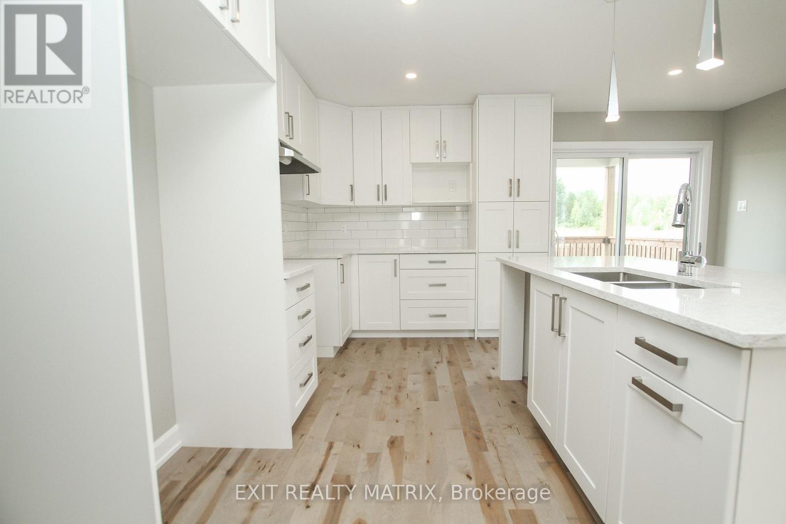 1401 Caroline Court, Cornwall, Ontario  K6J 0C5 - Photo 7 - X12168434