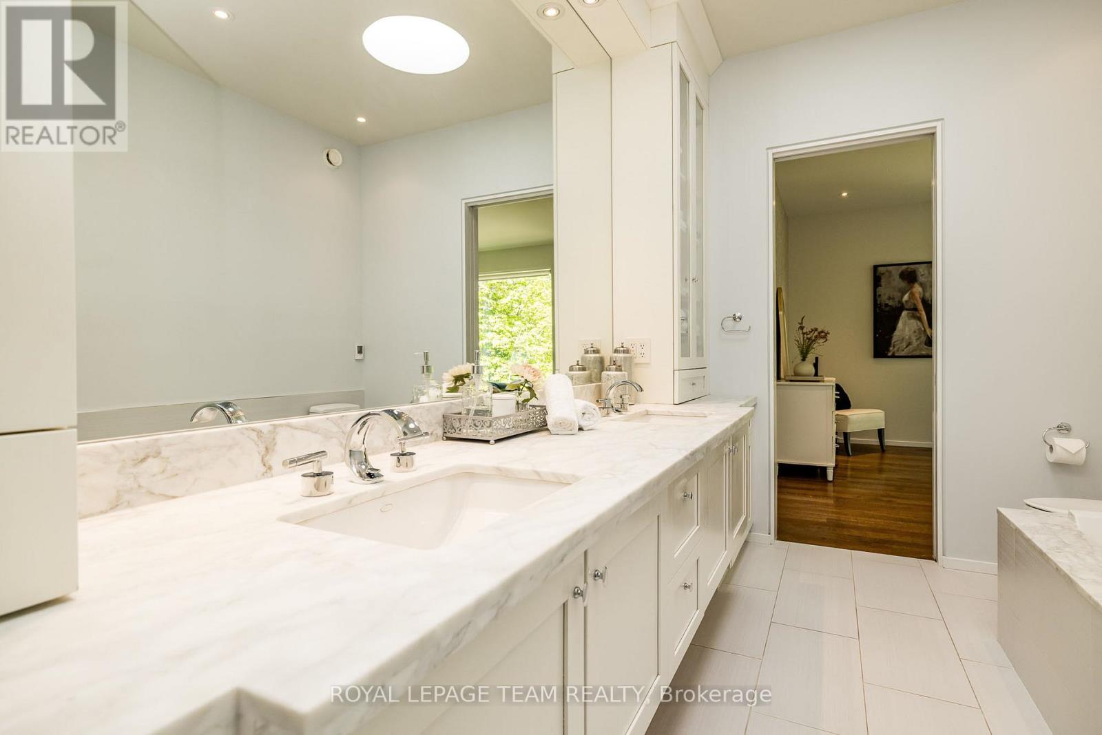 14 Kanata Rockeries Private, Ottawa, Ontario  K2K 3P4 - Photo 22 - X12183076