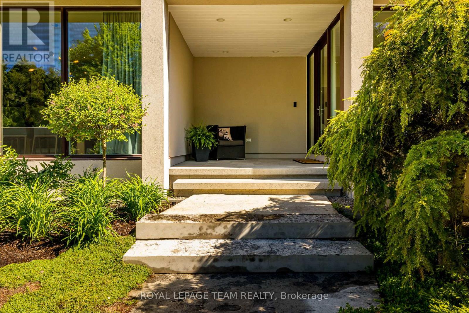 14 Kanata Rockeries Private, Ottawa, Ontario  K2K 3P4 - Photo 3 - X12183076