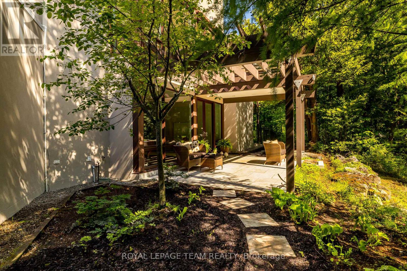 14 Kanata Rockeries Private, Ottawa, Ontario  K2K 3P4 - Photo 46 - X12183076