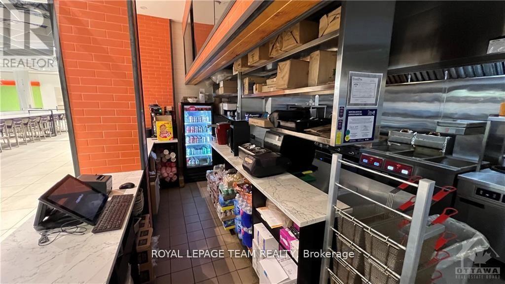 611 - 1200 St Laurent Boulevard, Ottawa, Ontario  K1K 3B8 - Photo 5 - X12189704