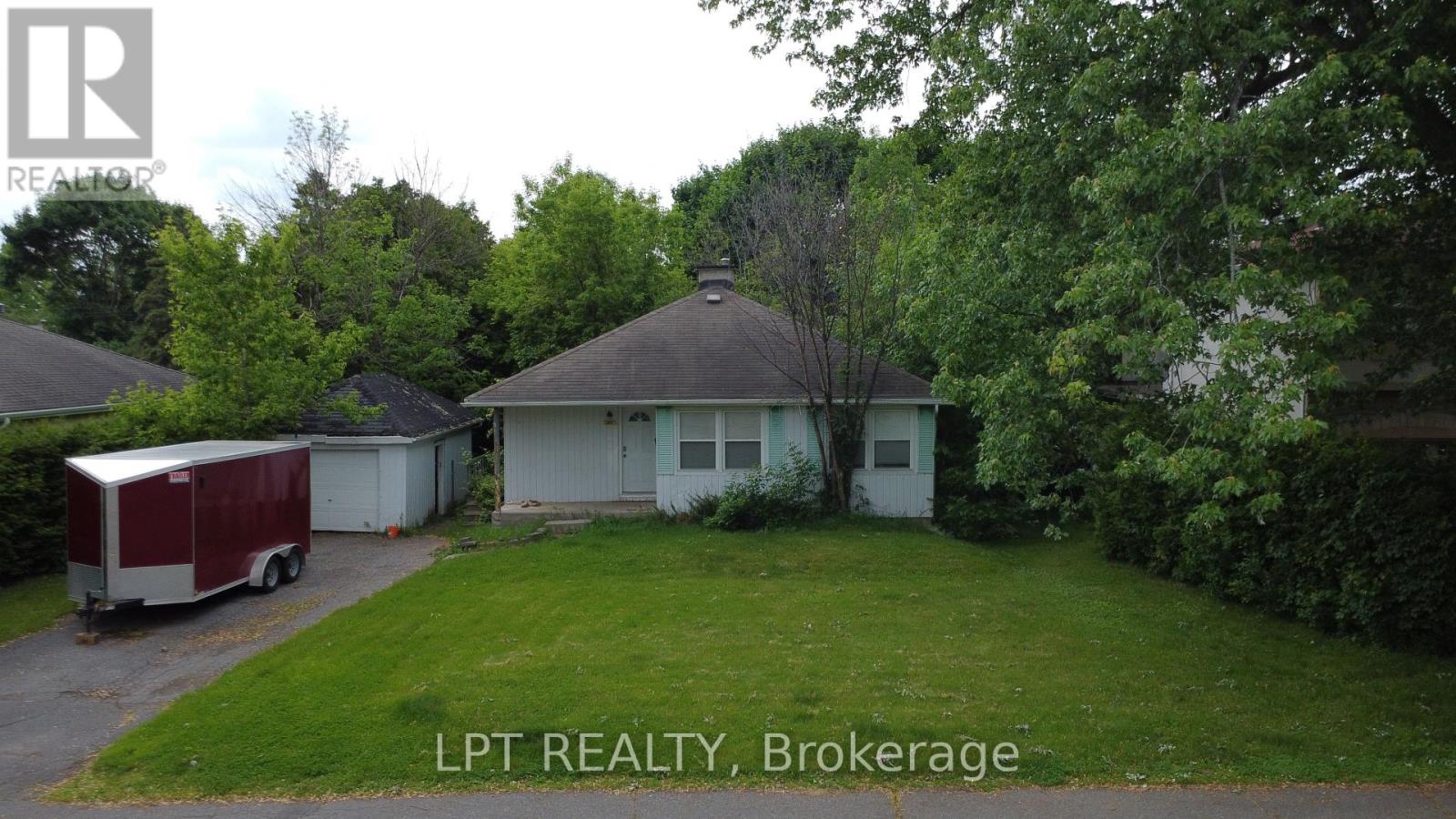 868 Mountainview Avenue, Ottawa, Ontario  K2B 5G2 - Photo 1 - X12202668