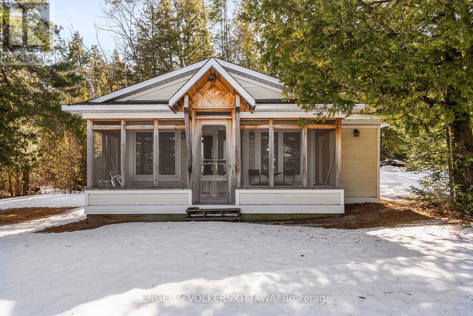 541 Morglan Lane, Greater Madawaska, Ontario  K0J 1H0 - Photo 30 - X12230603