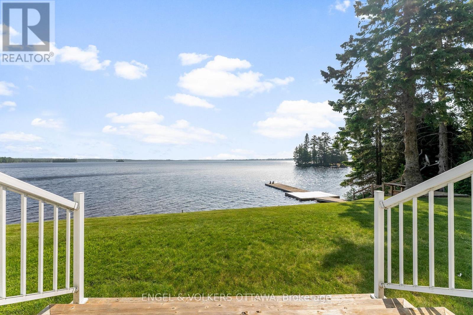 541 Morglan Lane, Greater Madawaska, Ontario  K0J 1H0 - Photo 5 - X12230603