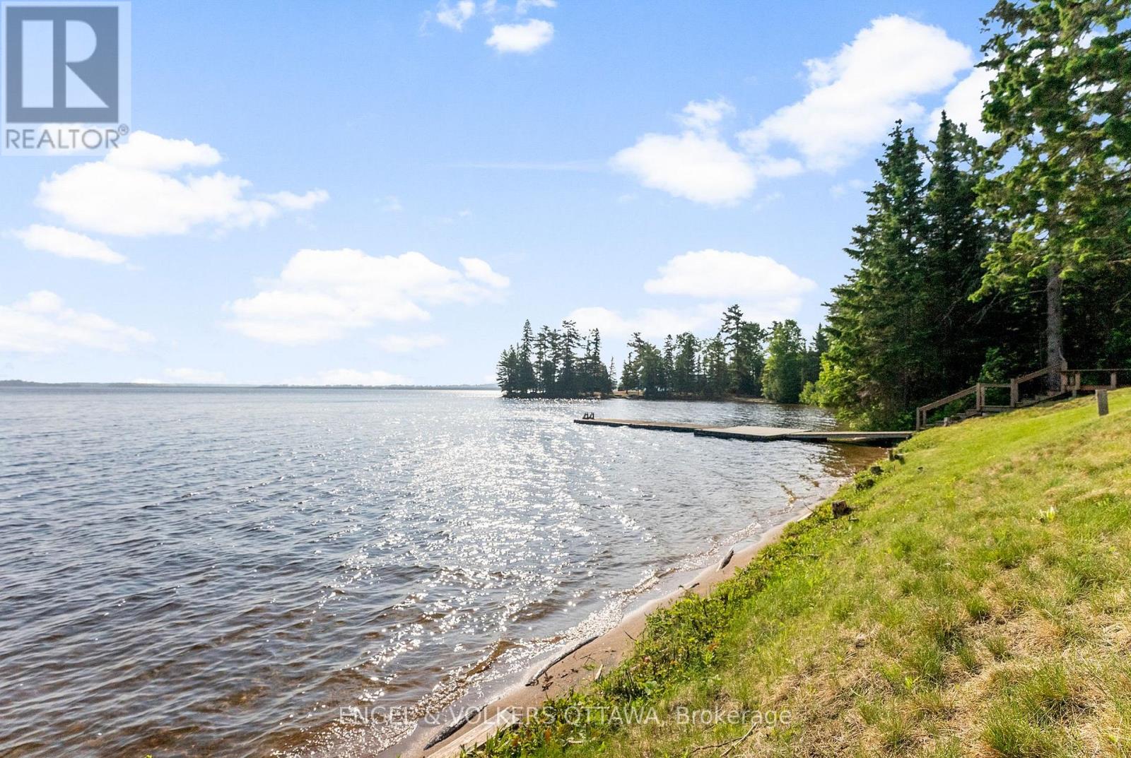 541 Morglan Lane, Greater Madawaska, Ontario  K0J 1H0 - Photo 9 - X12230603