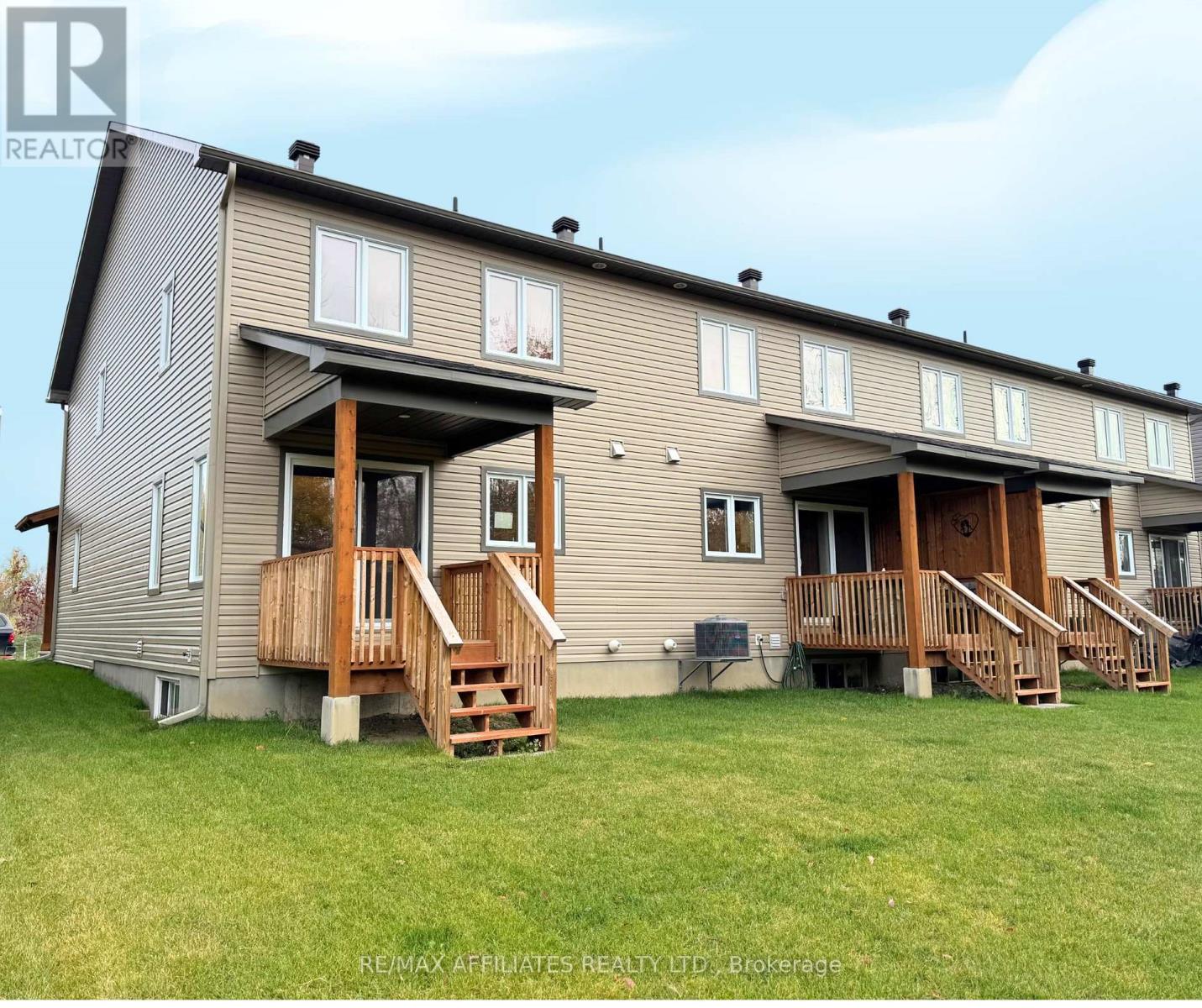355 Voyageur Place, Russell, Ontario  K0A 1W0 - Photo 15 - X12245064