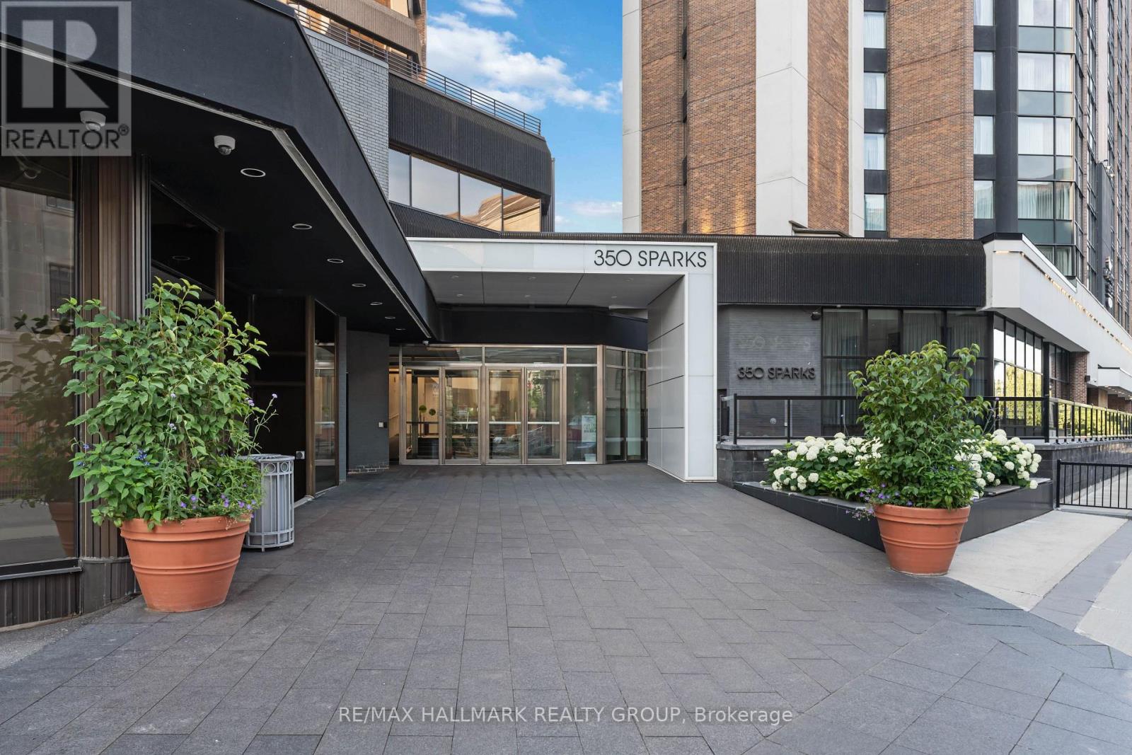 707 - 350 Sparks Street, Ottawa, Ontario  K1R 7S8 - Photo 5 - X12280658