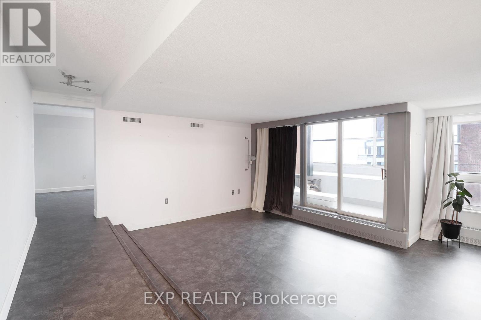 1003 - 373 Laurier Avenue E, Ottawa, Ontario  K1N 8X6 - Photo 19 - X12310325