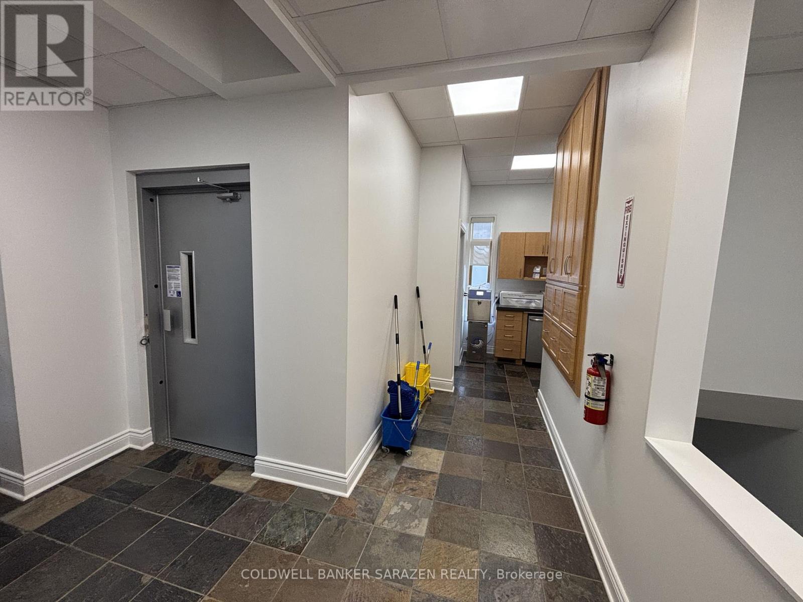 200 - 878 Boyd Avenue, Ottawa, Ontario  K2A 2E3 - Photo 16 - X12331920