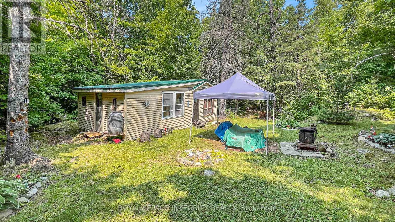 356 Bow Lake Lane, Lanark Highlands, Ontario  K0G 1K0 - Photo 3 - X12333386