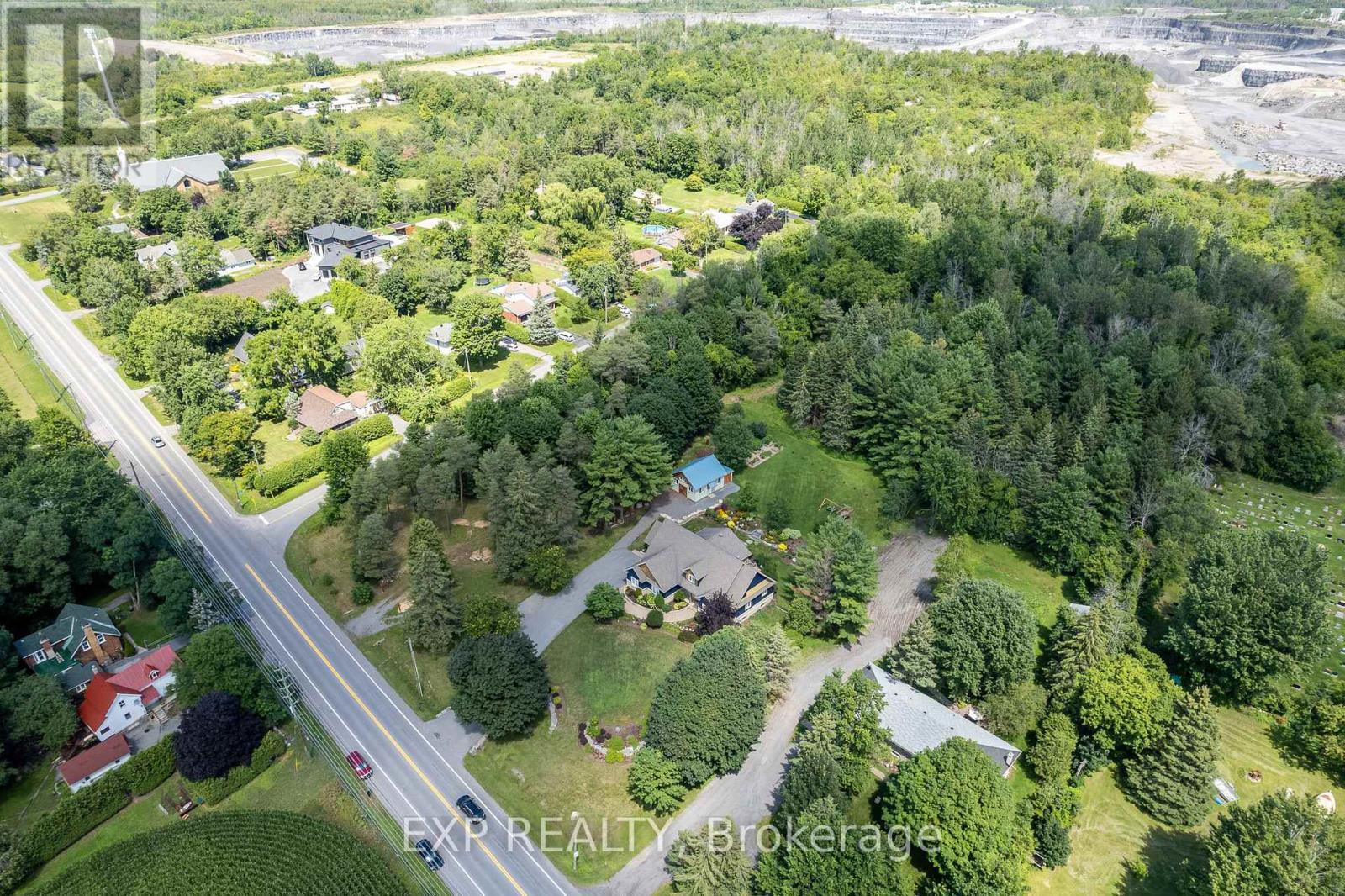 5486 Old Richmond Rd. Road W, Ottawa, Ontario  K2R 1E4 - Photo 2 - X12338615