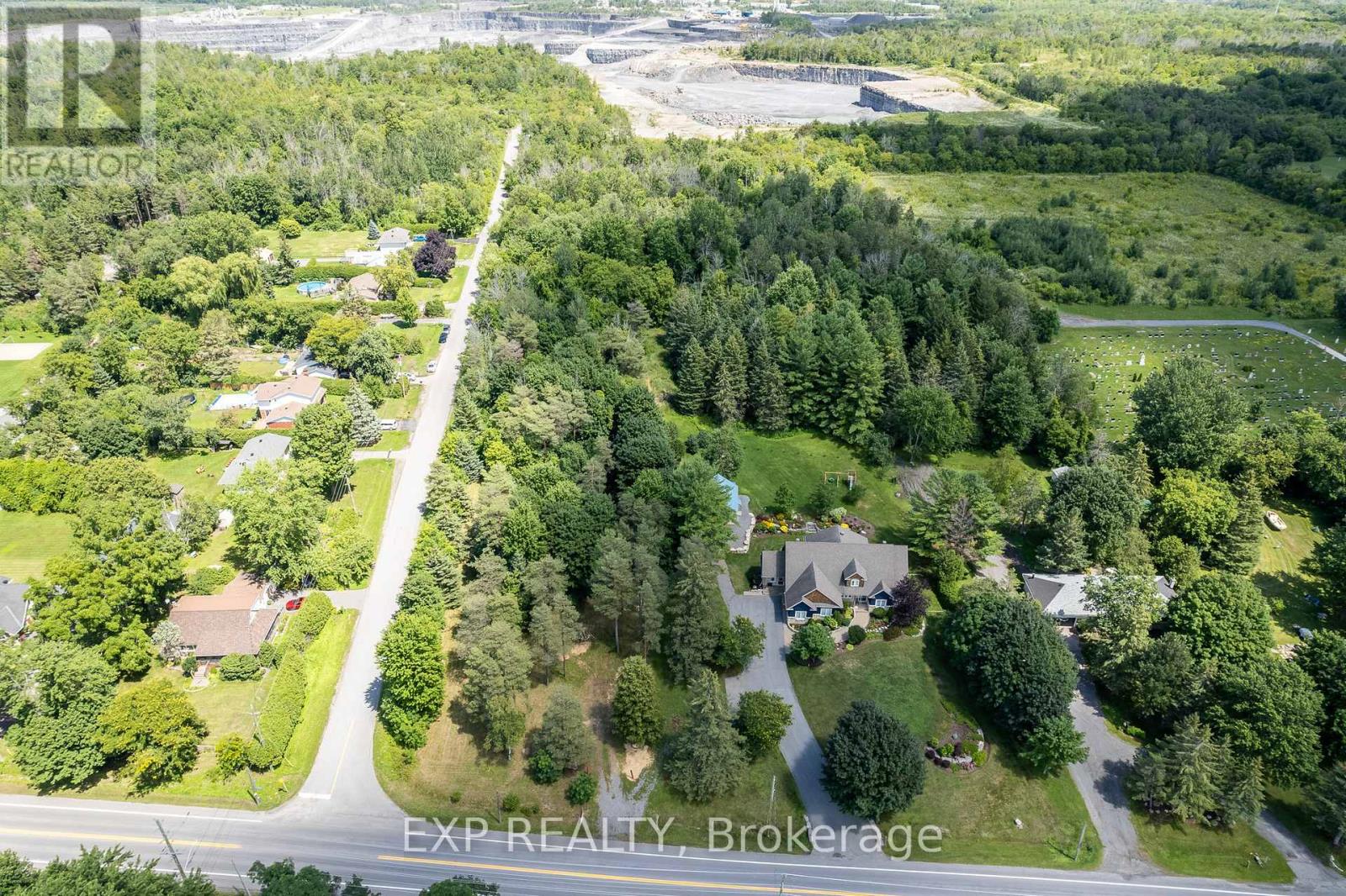 5486 Old Richmond Rd. Road W, Ottawa, Ontario  K2R 1E4 - Photo 3 - X12338615