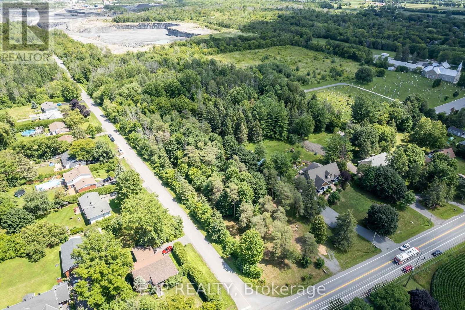 5486 Old Richmond Rd. Road W, Ottawa, Ontario  K2R 1E4 - Photo 4 - X12338615