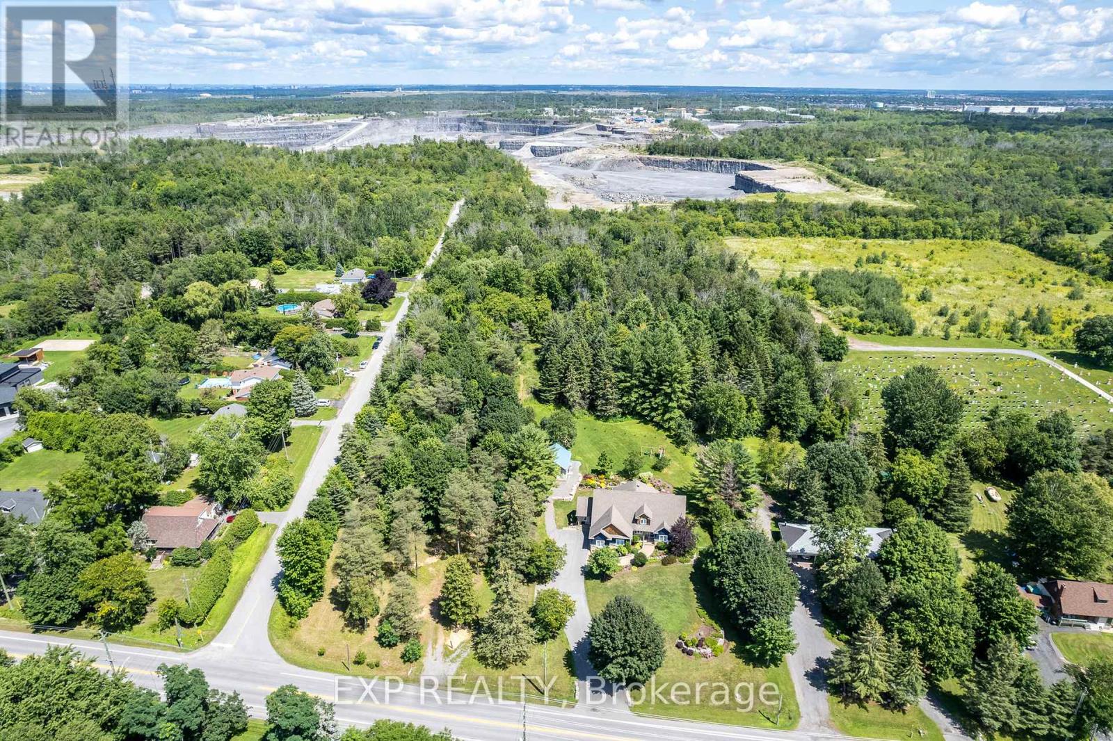 8 Khymer Court N, Ottawa, Ontario  K2R 1G2 - Photo 15 - X12338617