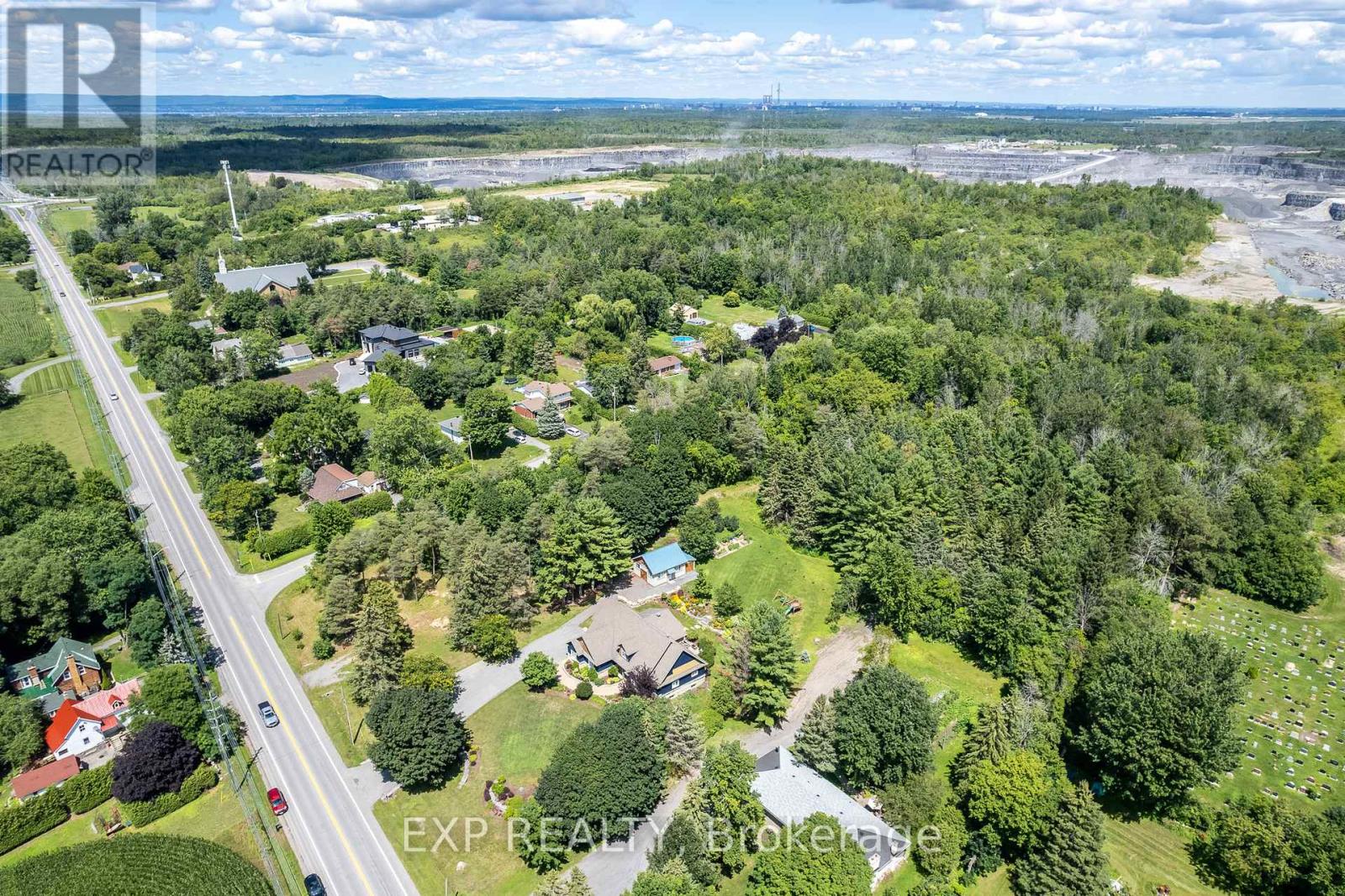 8 Khymer Court N, Ottawa, Ontario  K2R 1G2 - Photo 16 - X12338617