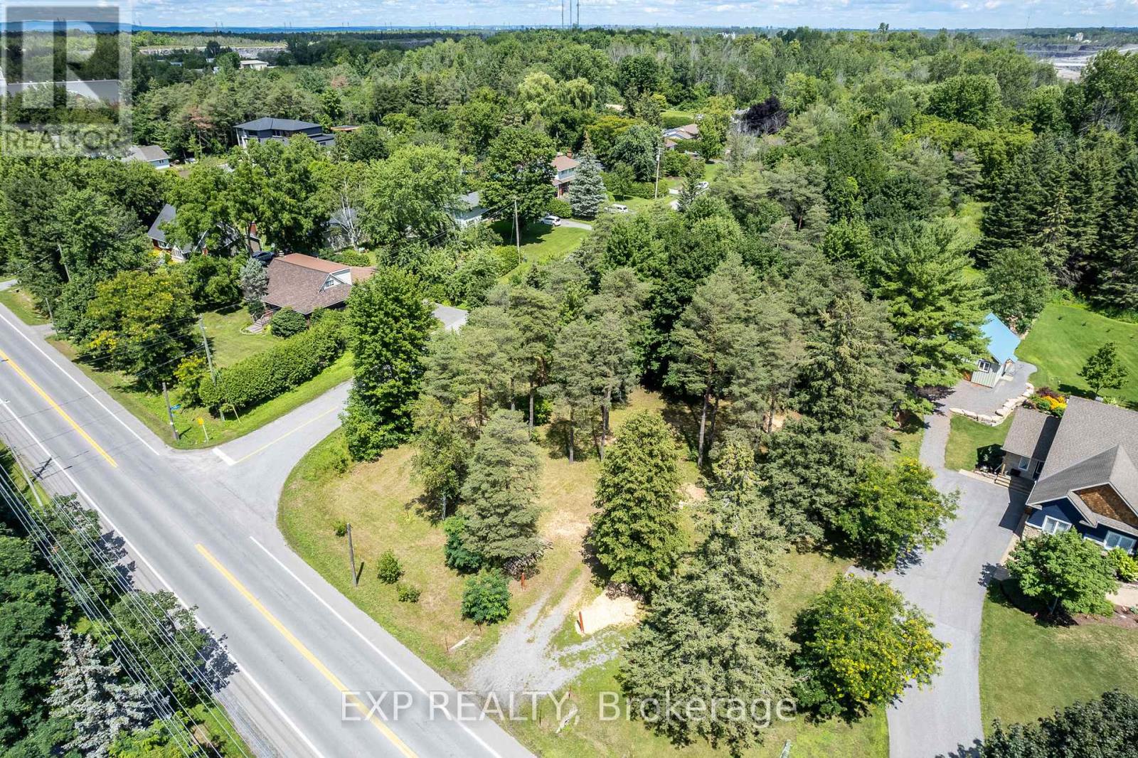 8 Khymer Court N, Ottawa, Ontario  K2R 1G2 - Photo 25 - X12338617