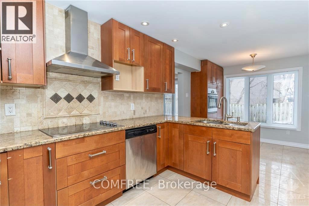 152 Twyford Street, Ottawa, Ontario  K1V 0V7 - Photo 12 - X12339730