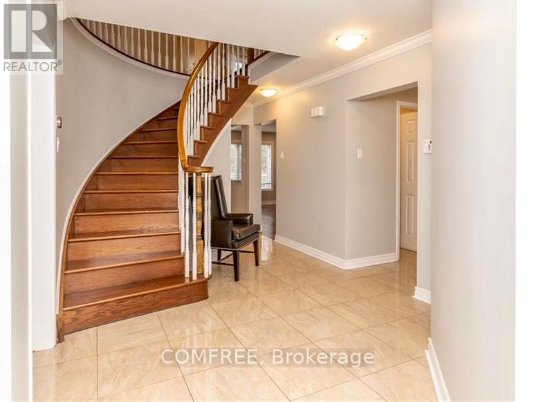 152 Twyford Street, Ottawa, Ontario  K1V 0V7 - Photo 4 - X12339730