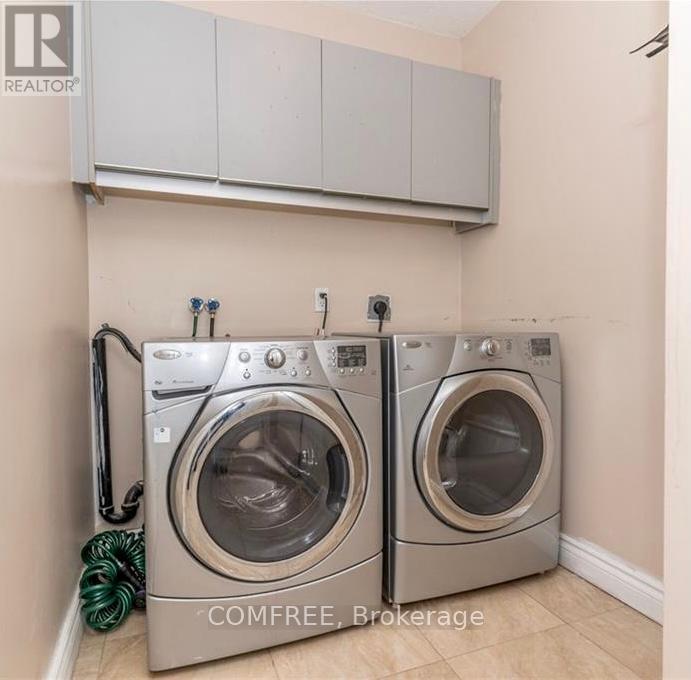 152 Twyford Street, Ottawa, Ontario  K1V 0V7 - Photo 6 - X12339730