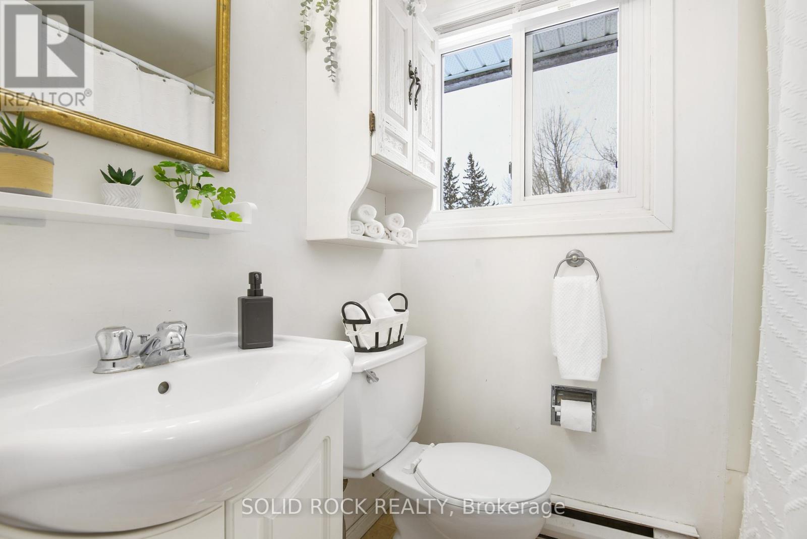 54 William Street W, Arnprior, Ontario  K7S 1J9 - Photo 13 - X12342791