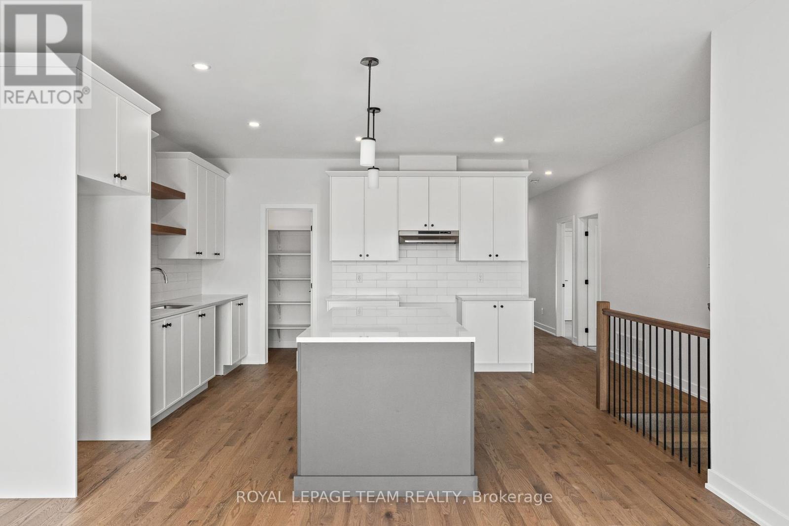 1076 Moore Street, Brockville, Ontario  K6V 0H2 - Photo 12 - X12347622