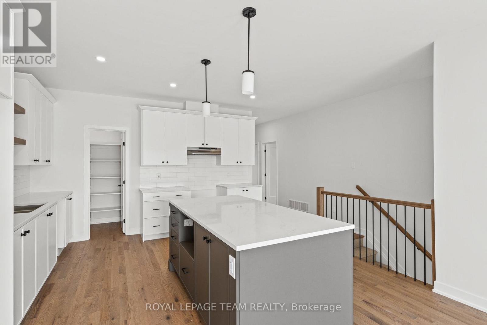 1076 Moore Street, Brockville, Ontario  K6V 0H2 - Photo 14 - X12347622