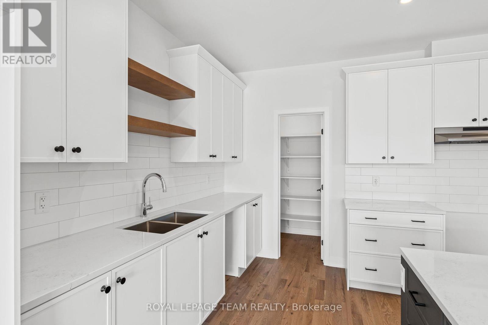 1076 Moore Street, Brockville, Ontario  K6V 0H2 - Photo 15 - X12347622