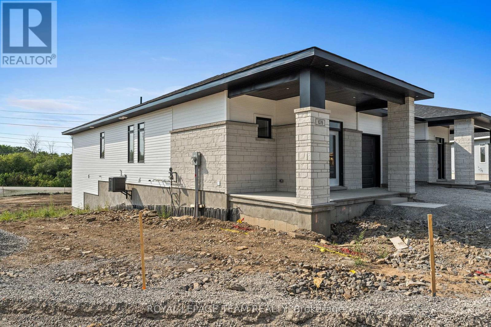 1076 Moore Street, Brockville, Ontario  K6V 0H2 - Photo 4 - X12347622