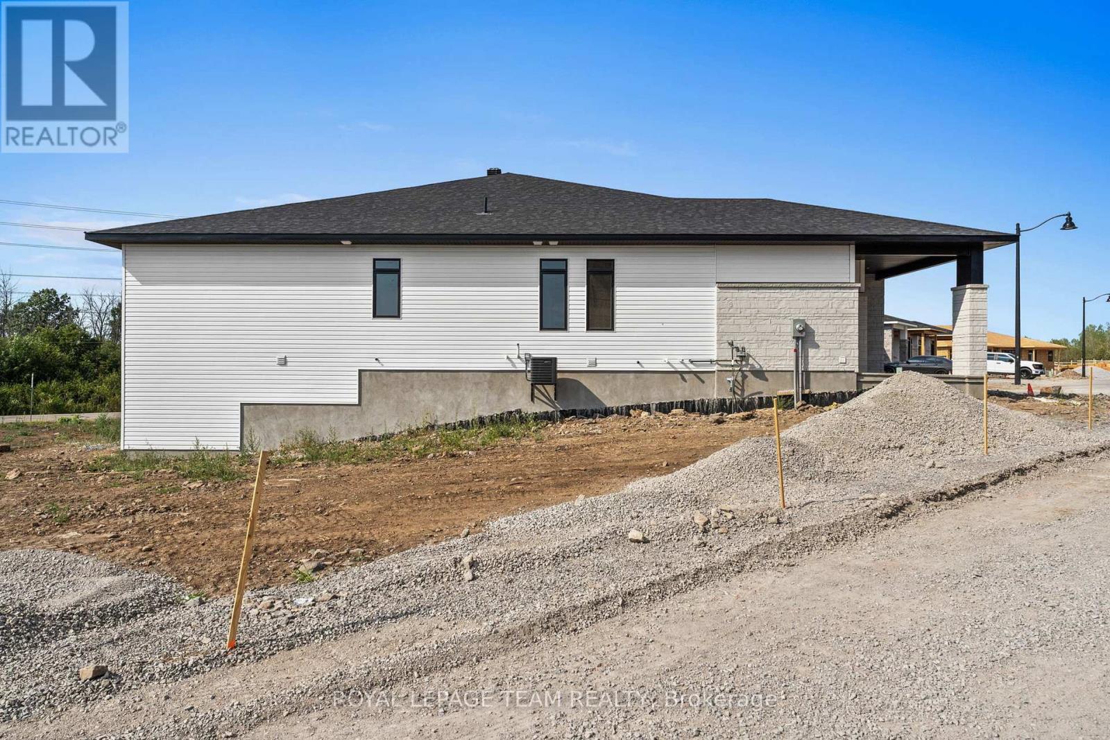 1076 Moore Street, Brockville, Ontario  K6V 0H2 - Photo 40 - X12347622