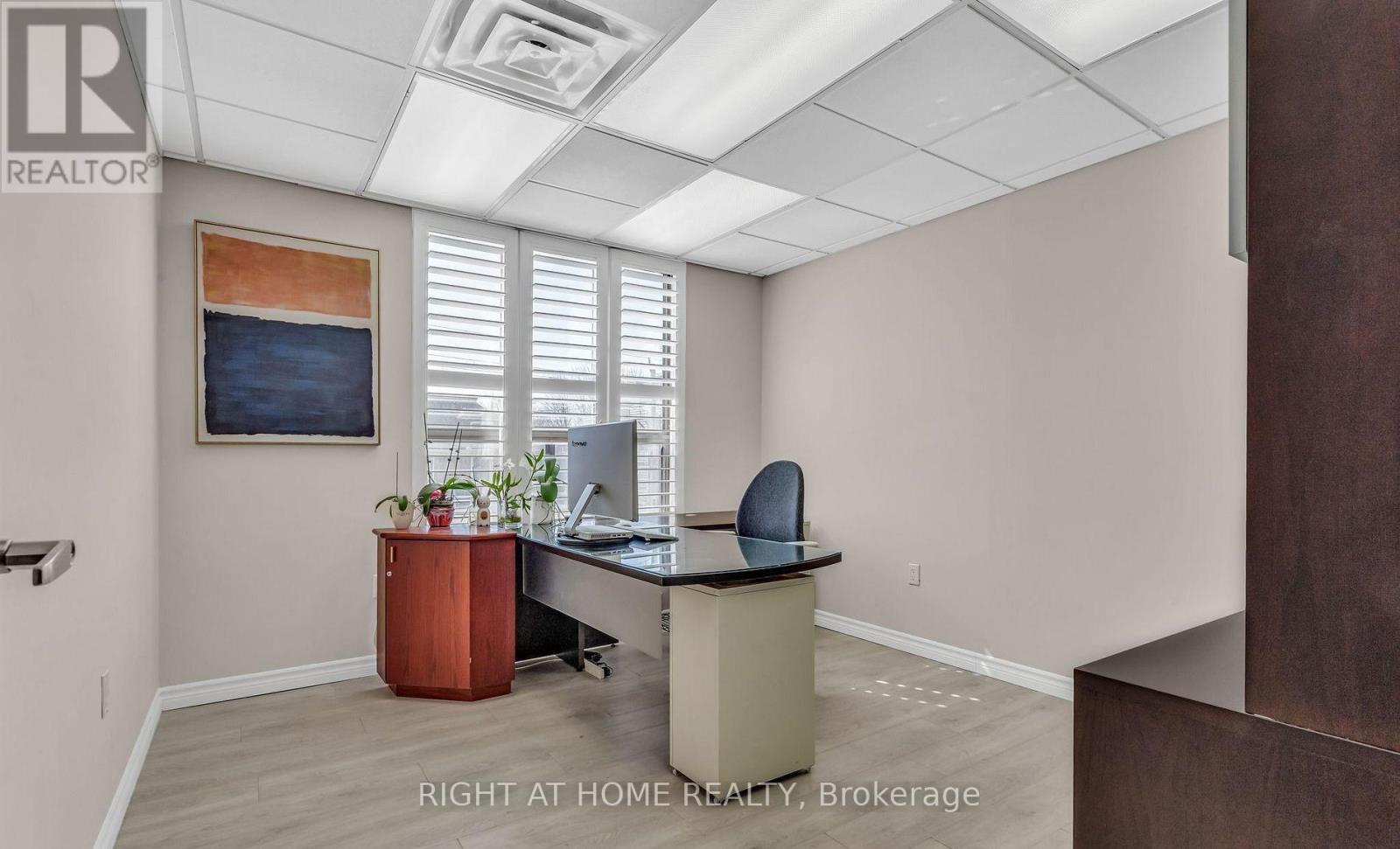 106 - 99 Holland Avenue, Ottawa, Ontario  K1Y 0Y1 - Photo 10 - X12358489