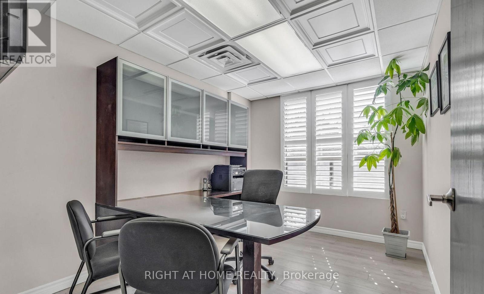 106 - 99 Holland Avenue, Ottawa, Ontario  K1Y 0Y1 - Photo 12 - X12358489
