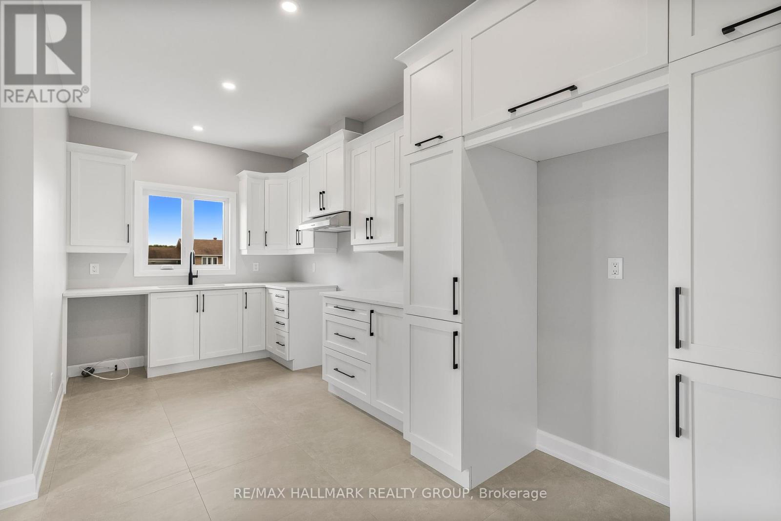 308 Zakari Street, Casselman, Ontario  K0A 1M0 - Photo 12 - X12369114
