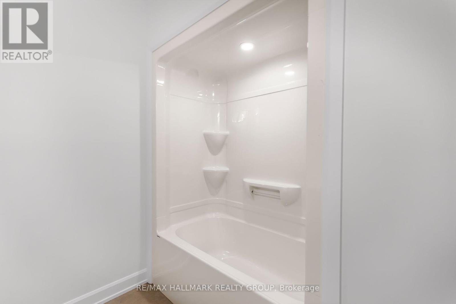 308 Zakari Street, Casselman, Ontario  K0A 1M0 - Photo 16 - X12369114