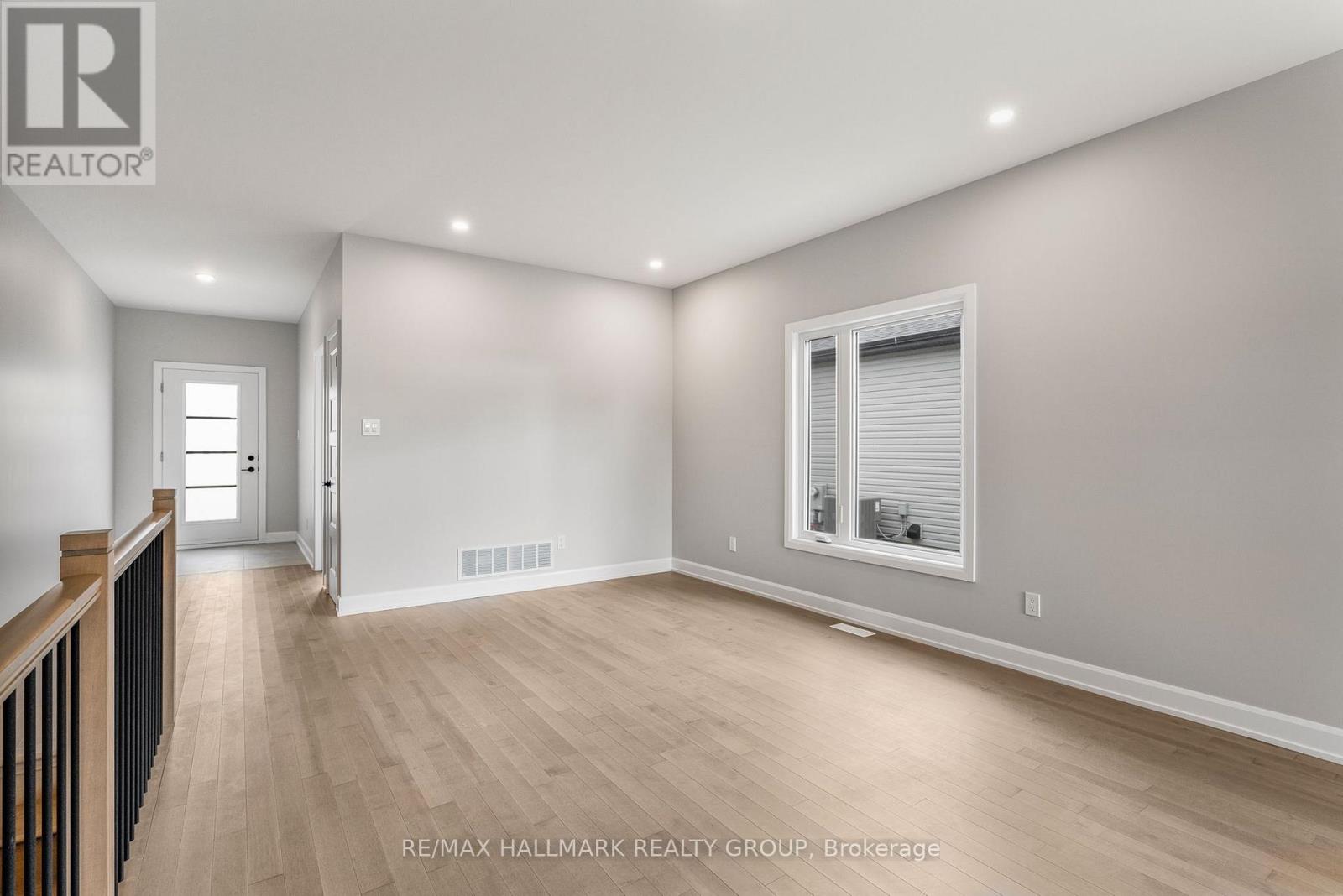 308 Zakari Street, Casselman, Ontario  K0A 1M0 - Photo 8 - X12369114