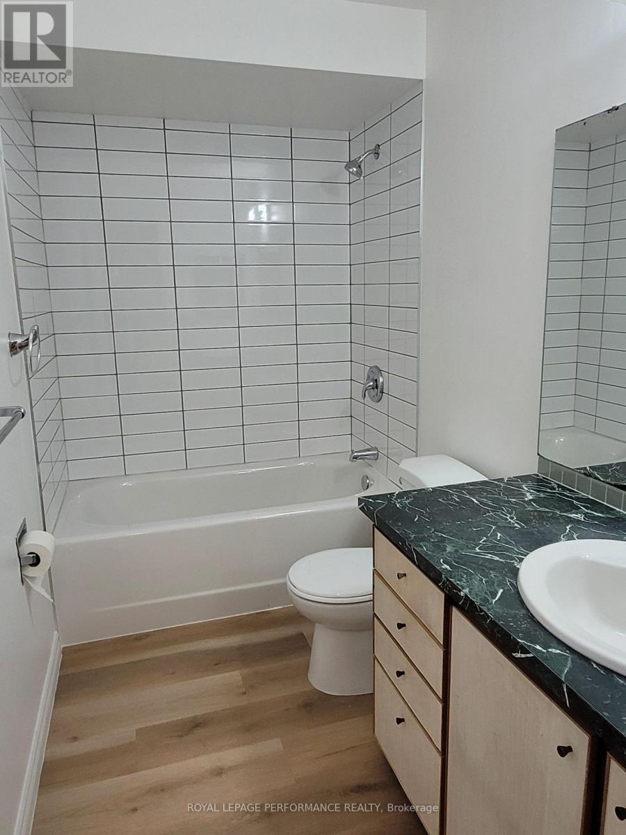 903j Elmsmere Road, Ottawa, Ontario  K1J 8G4 - Photo 20 - X12373086