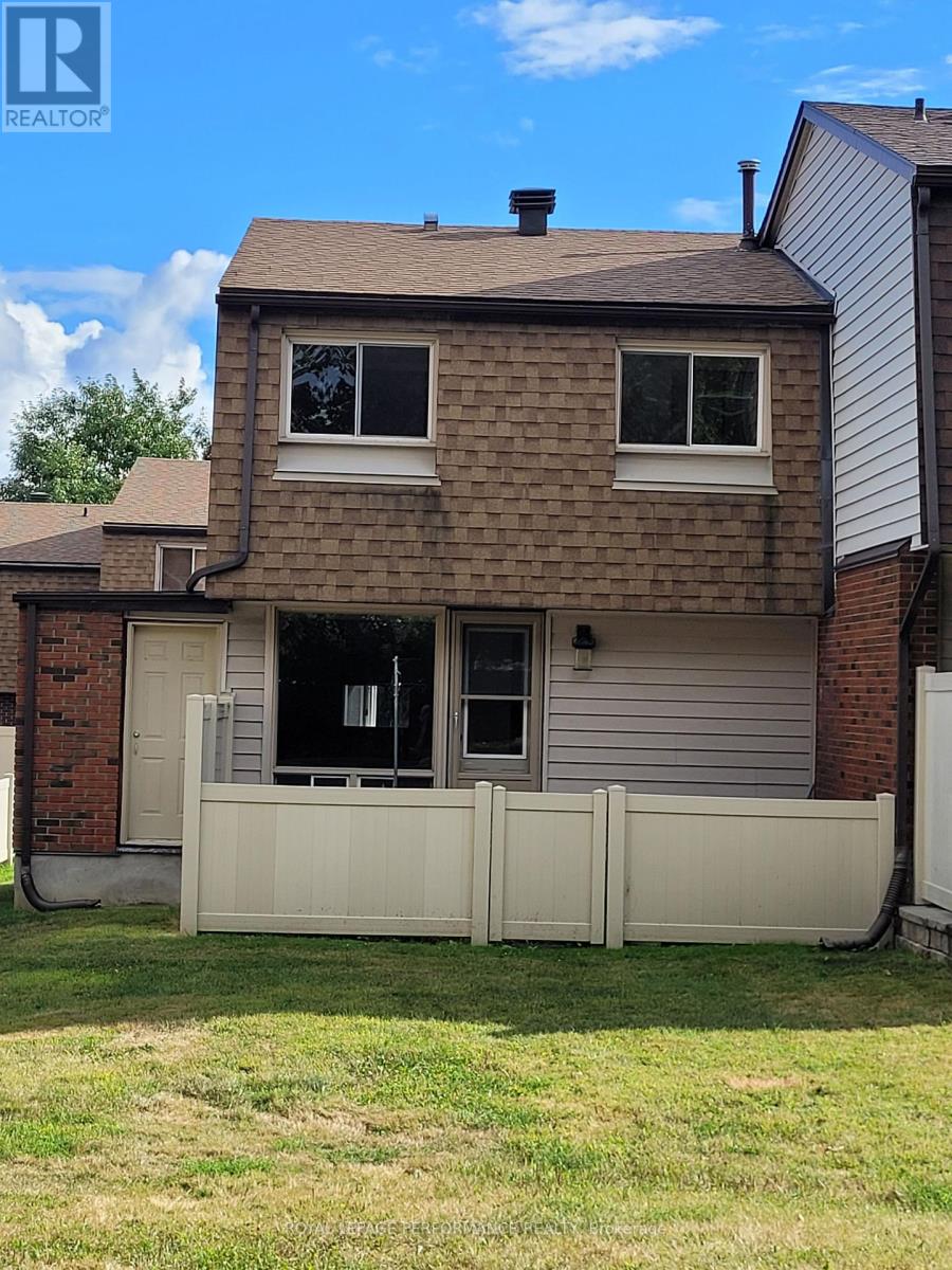 903j Elmsmere Road, Ottawa, Ontario  K1J 8G4 - Photo 34 - X12373086