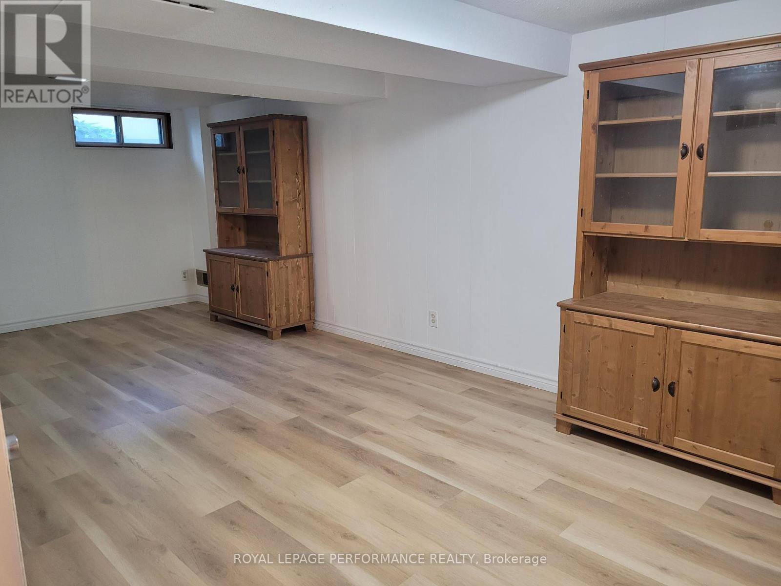 903j Elmsmere Road, Ottawa, Ontario  K1J 8G4 - Photo 38 - X12373086