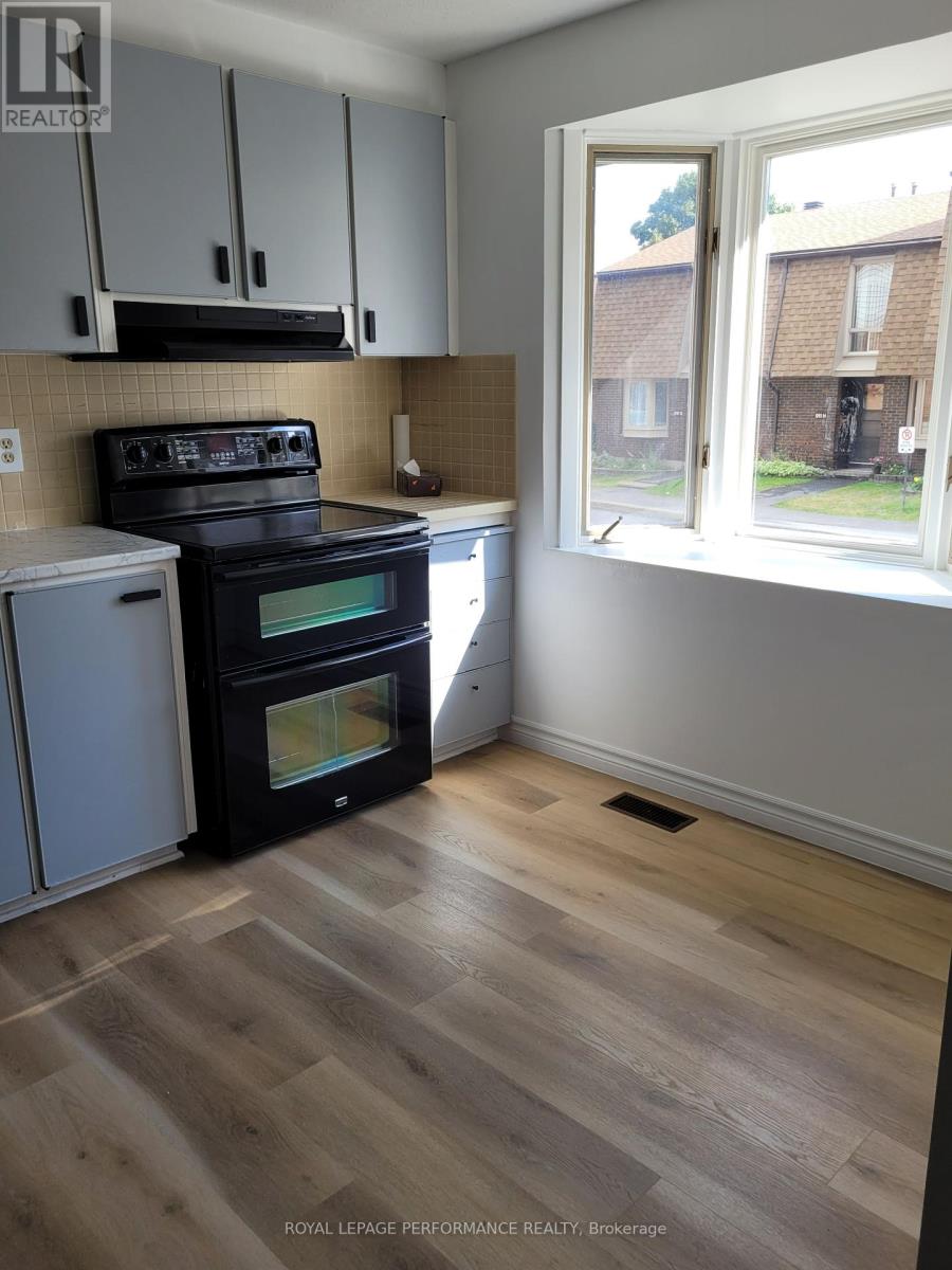 903j Elmsmere Road, Ottawa, Ontario  K1J 8G4 - Photo 4 - X12373086