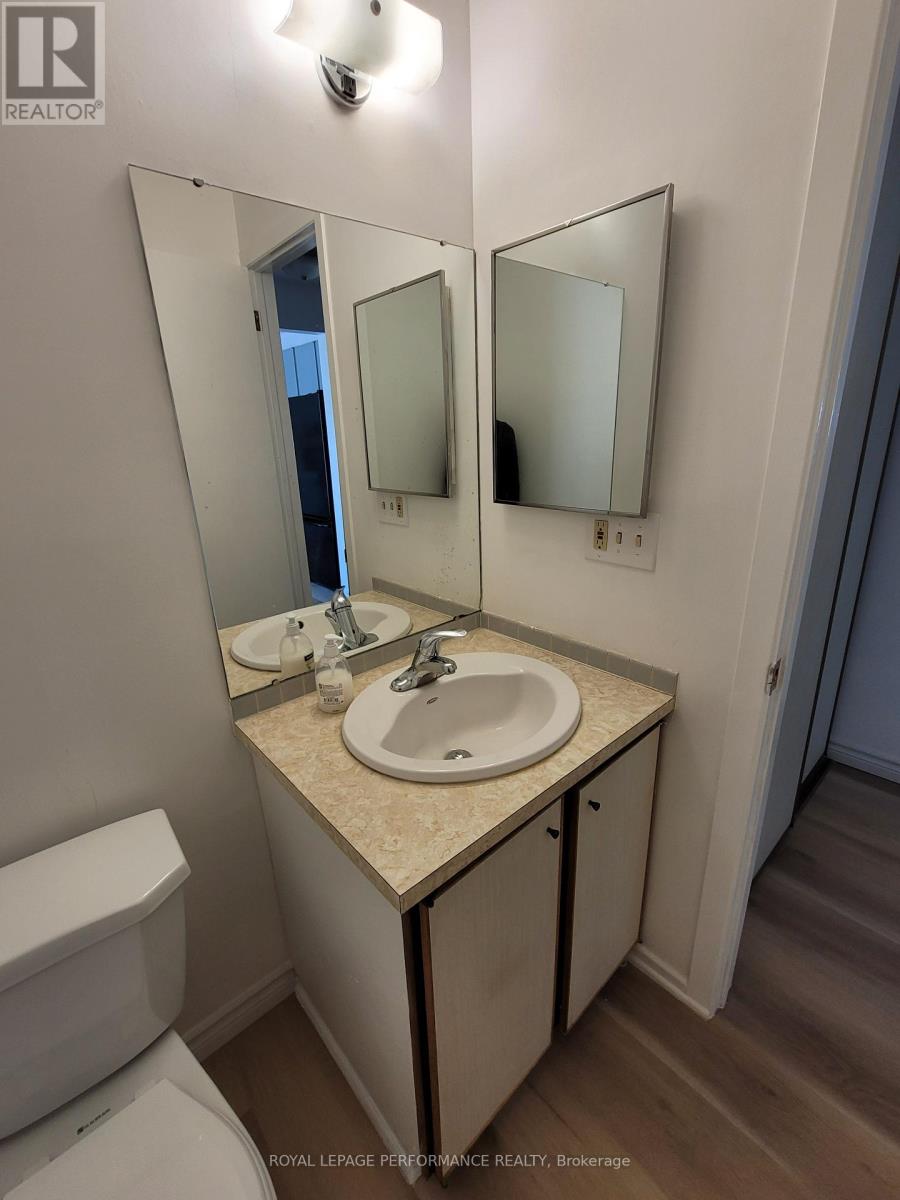 903j Elmsmere Road, Ottawa, Ontario  K1J 8G4 - Photo 9 - X12373086