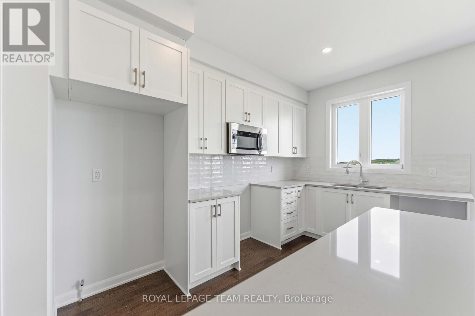 764 Fairline Row, Ottawa, Ontario  K2V 0V7 - Photo 10 - X12397890