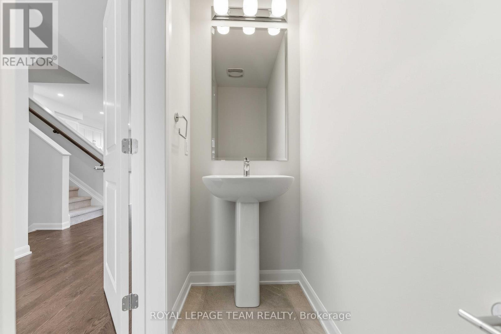 764 Fairline Row, Ottawa, Ontario  K2V 0V7 - Photo 11 - X12397890